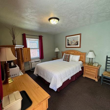 Rugged Country Lodge Pendleton Extérieur photo